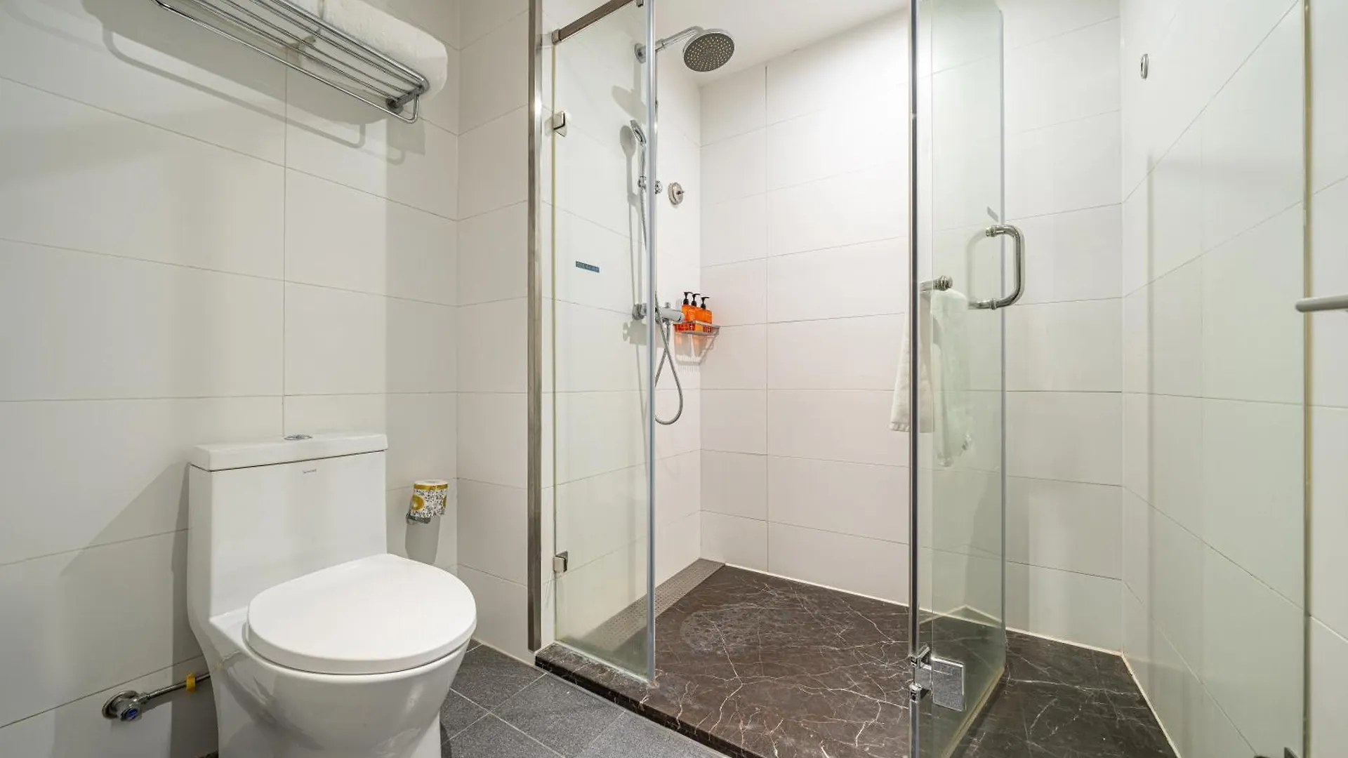 ****  Orange Hotel Shanghai Hongqiao: Airport Shuttle Service China