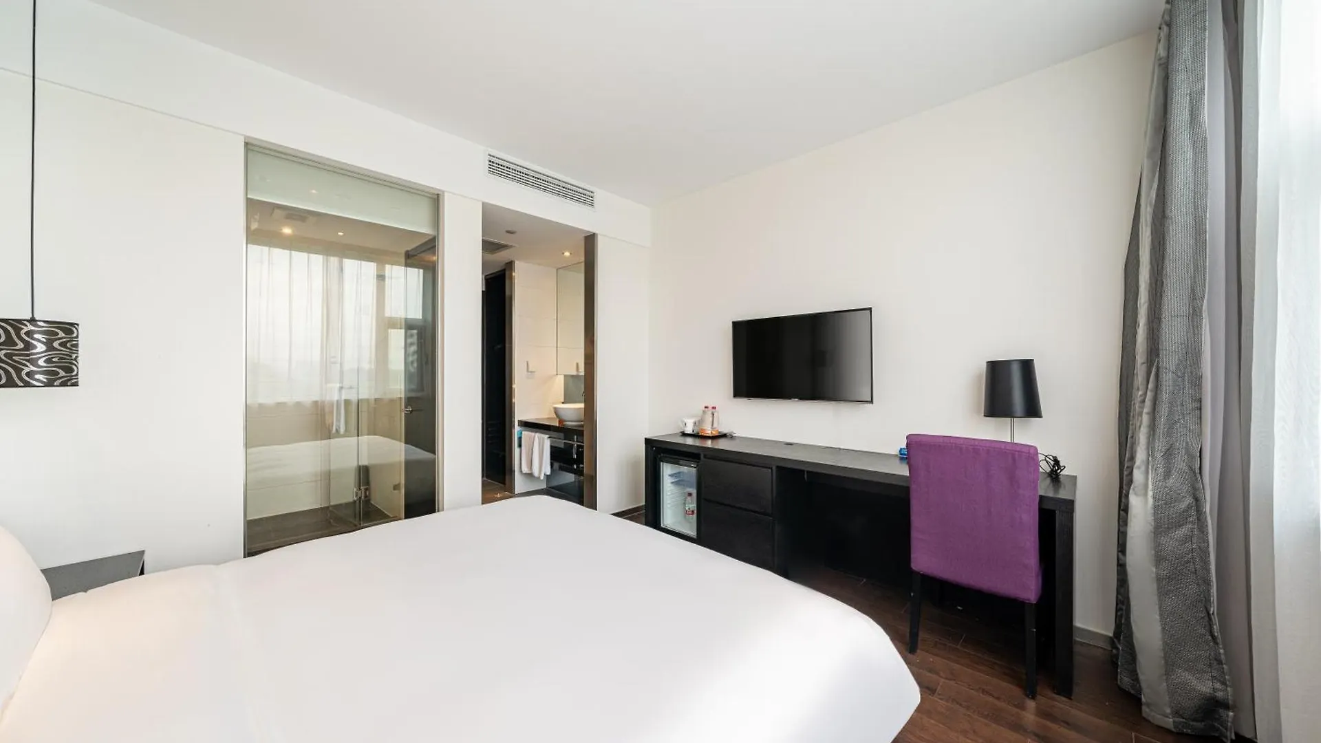 Orange Hotel Shanghai Hongqiao: Airport Shuttle Service China